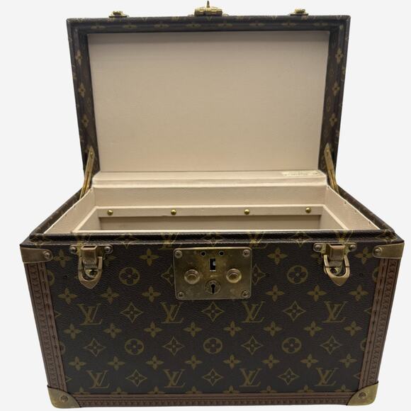 Louis Vuitton Boite Pharmacie Trunk - Picture 2 of 15